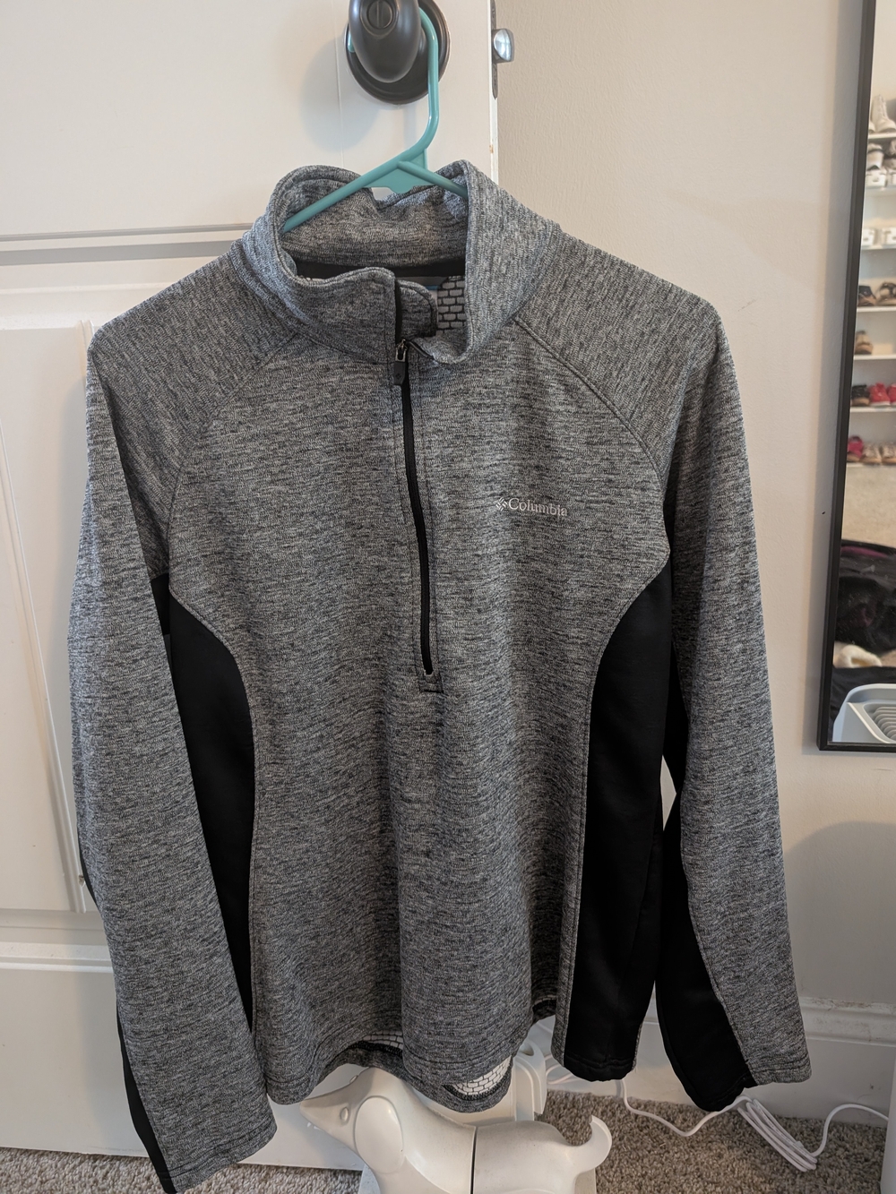 Columbia Gray Heather Quarter-Zip Pullover with Black Panels